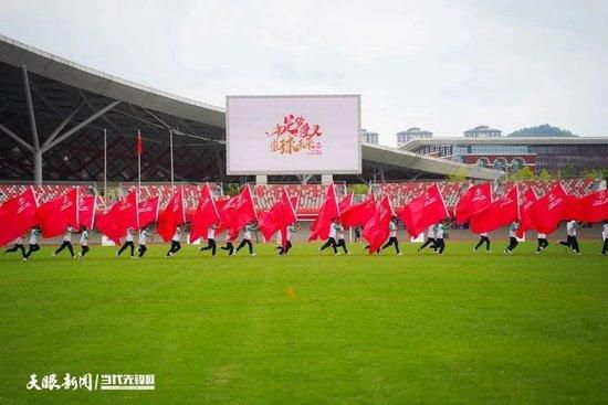 荷兰中场范德贝克现年26岁，加盟曼联后始终状态不佳，本赛季仅替补出场了2次，出场时间只有21分钟。